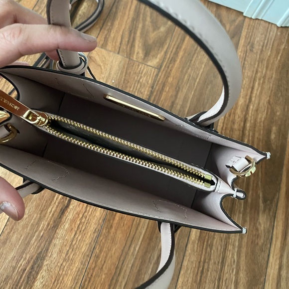 Michael Kors Pebbled Leather Crossbody Bag ( Pink Blush Color) - Picture 5 of 10